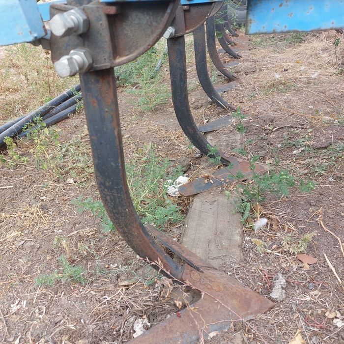 Продам культиватор Умань фермаш усилений  кпс 4.2