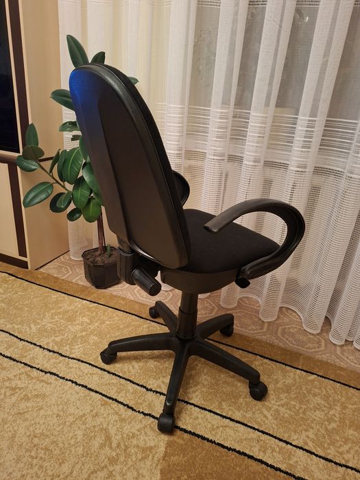 Стул офисный для работы