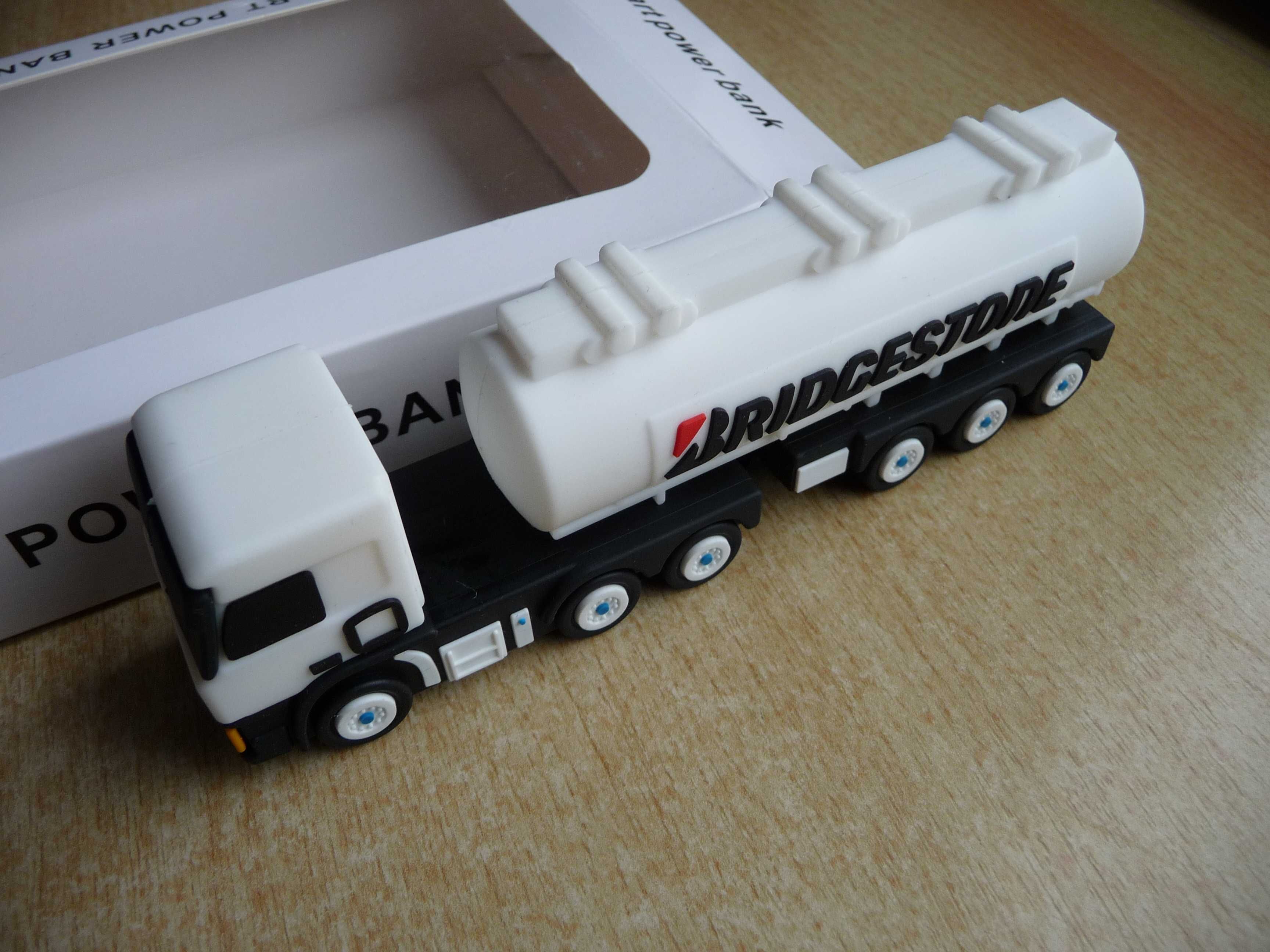 Kolekcjonerski truckerski powerbank ciężarówka truck model ładowanie