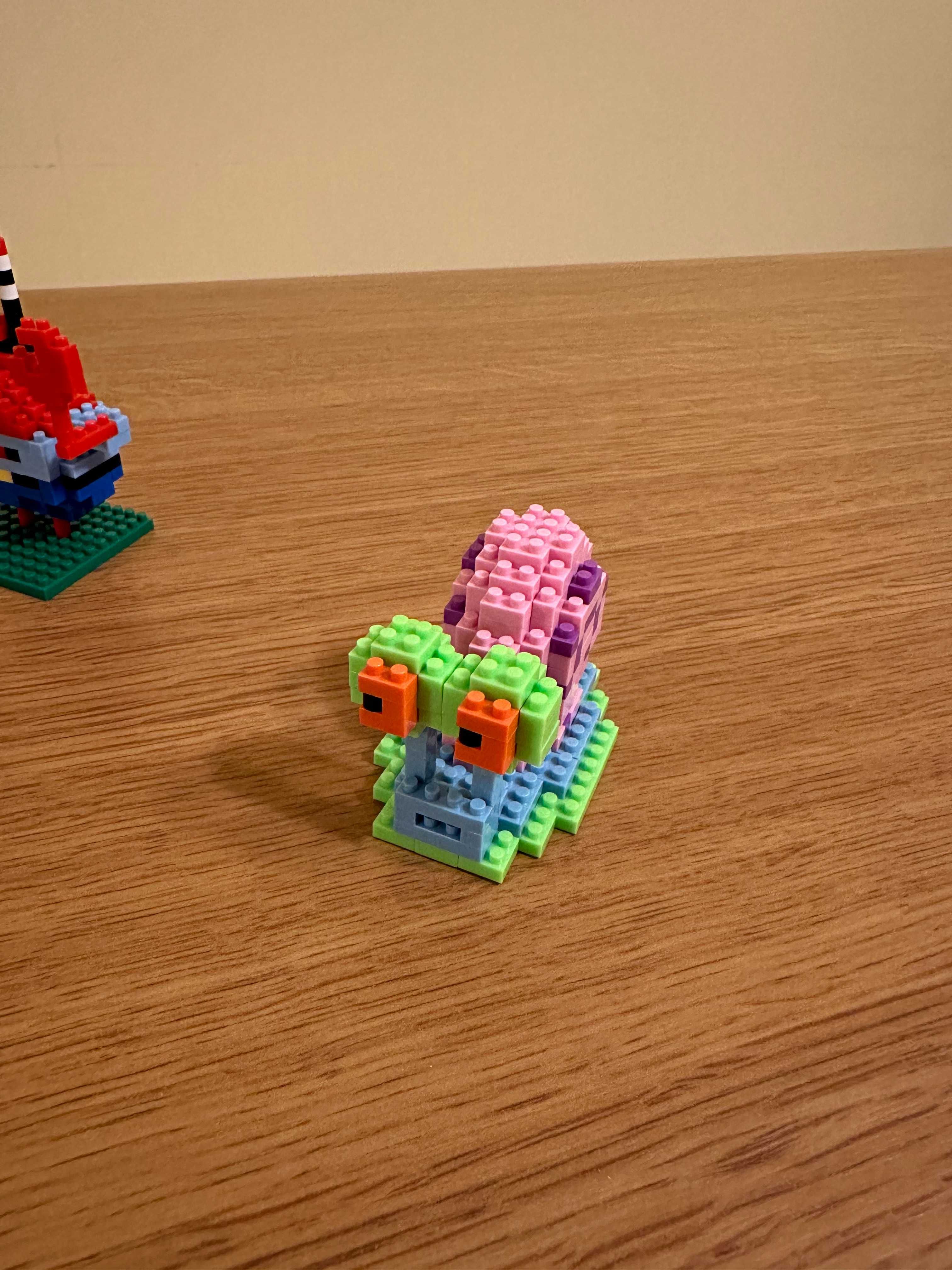 Mini klocki: SpongeBob Kanciastoporty. Figurki z serialu animowanego