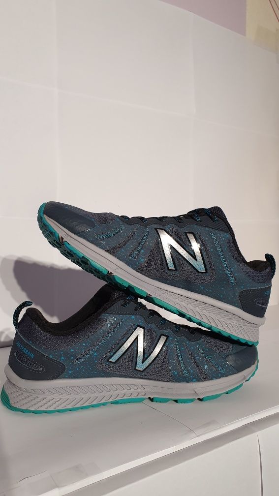 New Balance buty sportowe unisex rozmiar 40.5