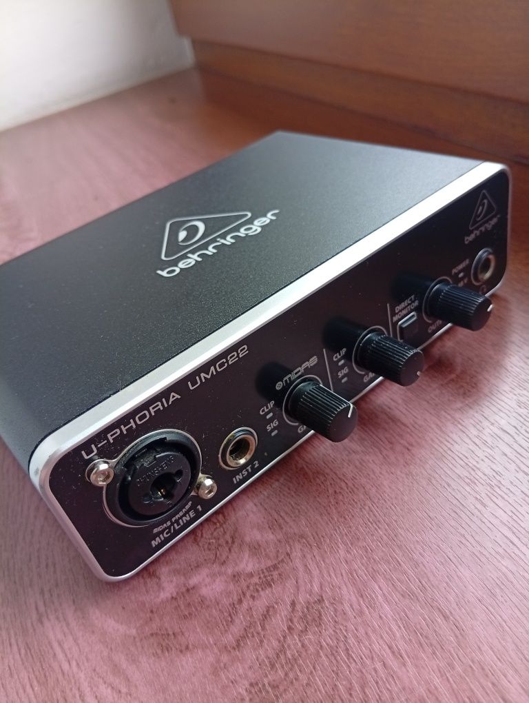 Behringer U-Phoria UMC 22 interfejs USB