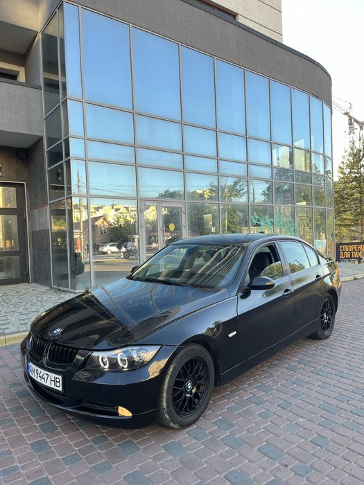 Продам BMW E90, 2.0D