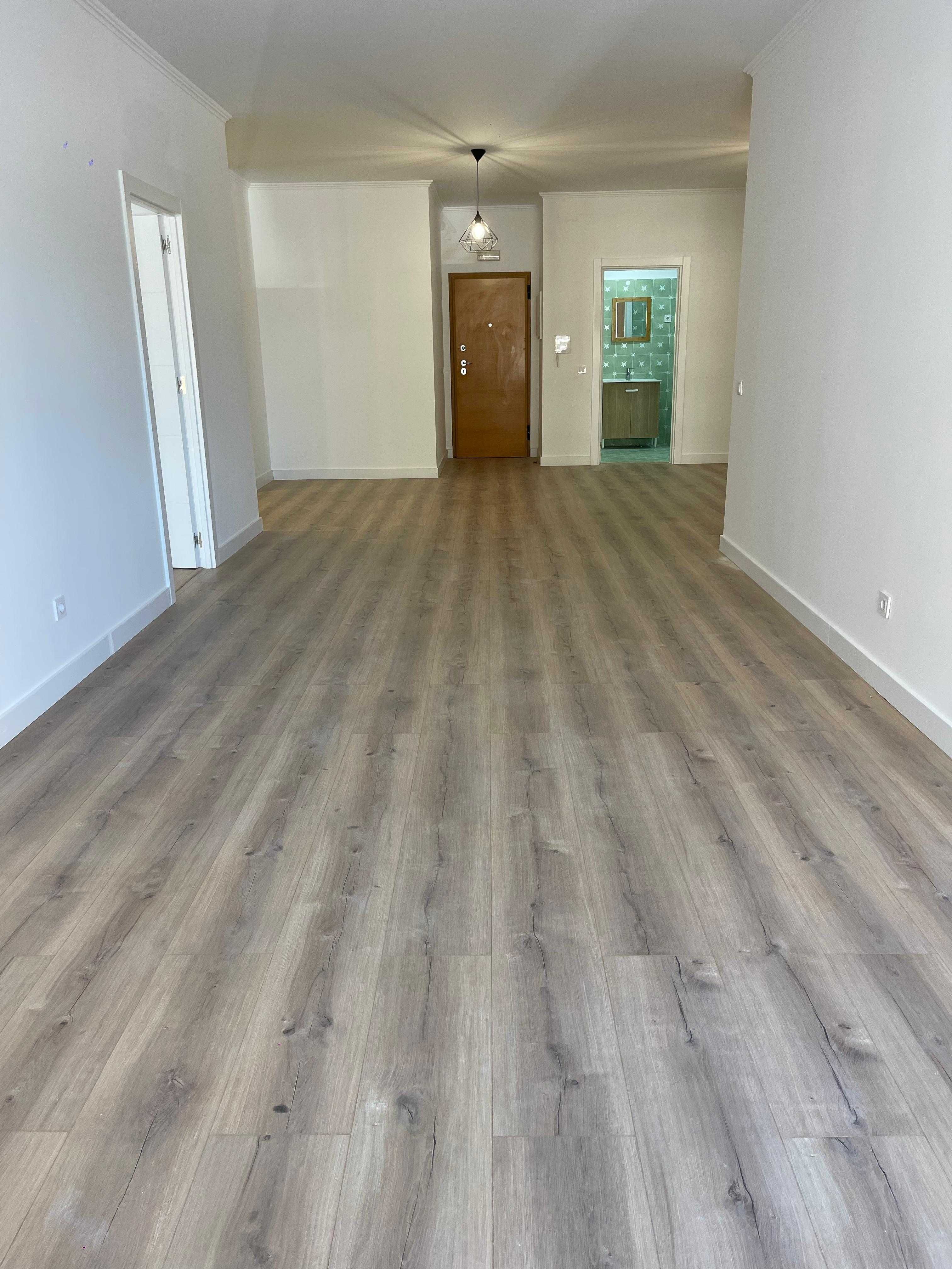 Espaço Comercial - Rio de Mouro