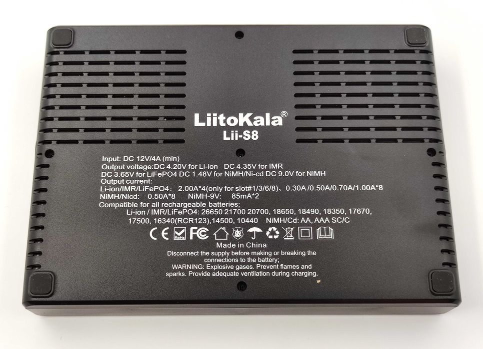 Зарядний пристрій LiitoKala S8, повний комплект з автоадаптером
