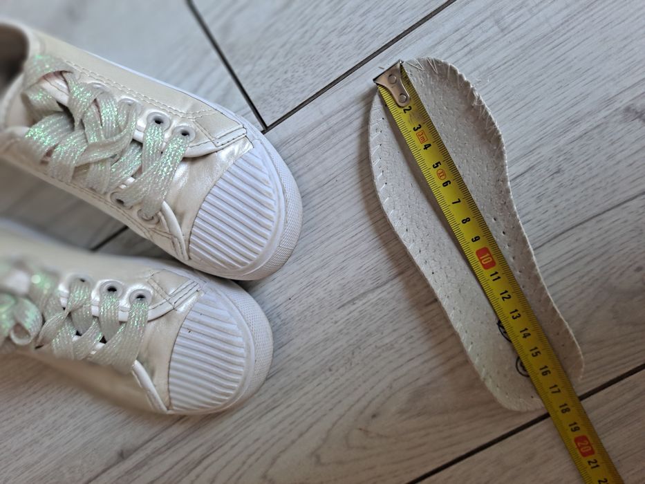 Trampki dziewczęce r.29 tenisówki dla dziewczynki  złote