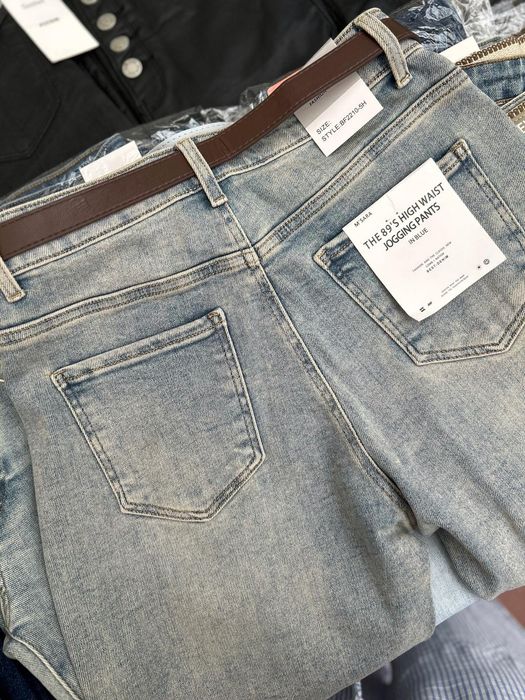 Jeansy typu Mom Fit z firma M. Sara