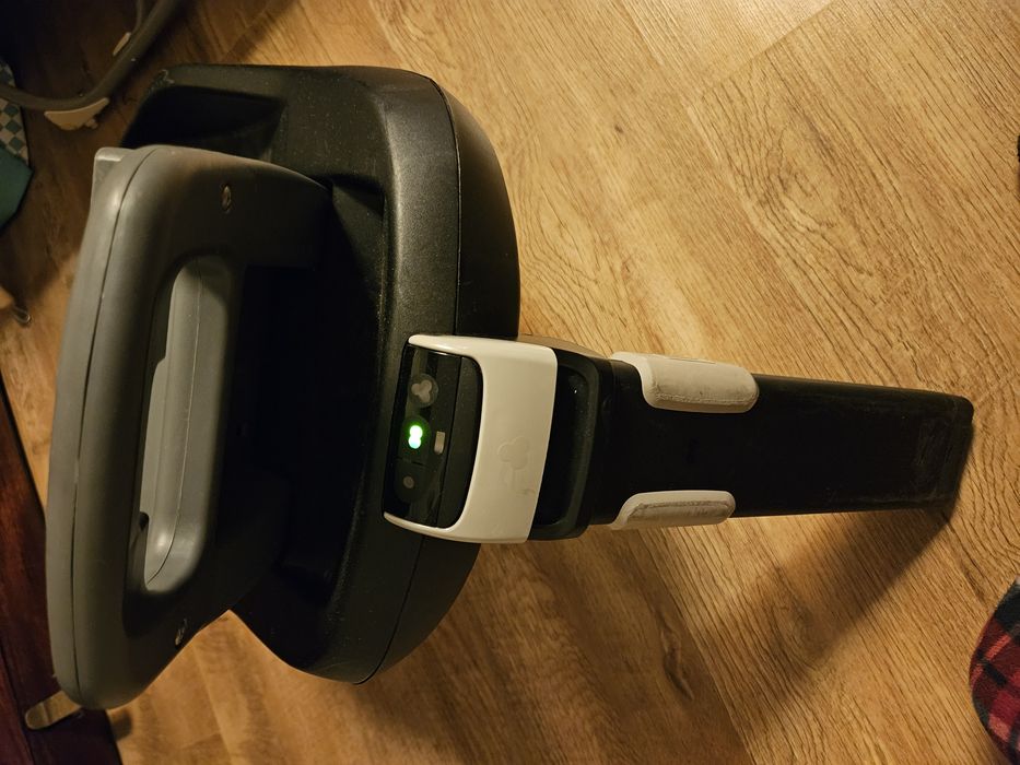 Автокрісло Maxi-Cosi Pebble (0+ група) + ізофікс