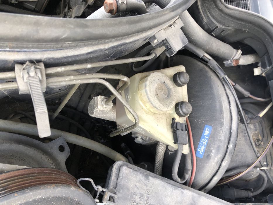 mercedes w124 200d 190d quase todas as peças disponiveis
