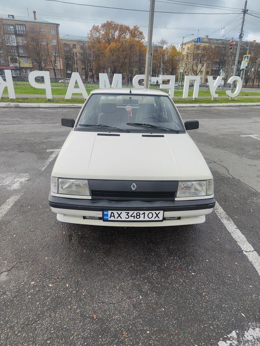 Продаж авто Рено 11