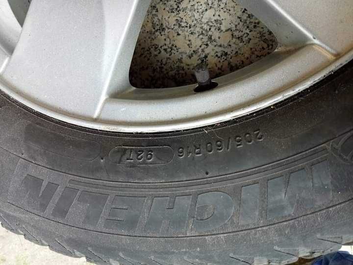 Pneus e jantes Michelin