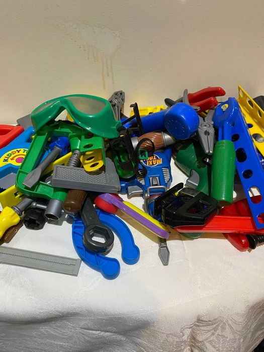 Mesa de bricolage para criança