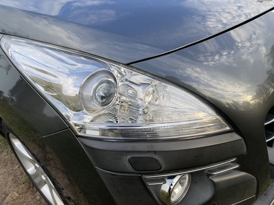 Фара ліва права bi-xenon Peugeot 3008 5008 .Біксенон Пежо Розборка