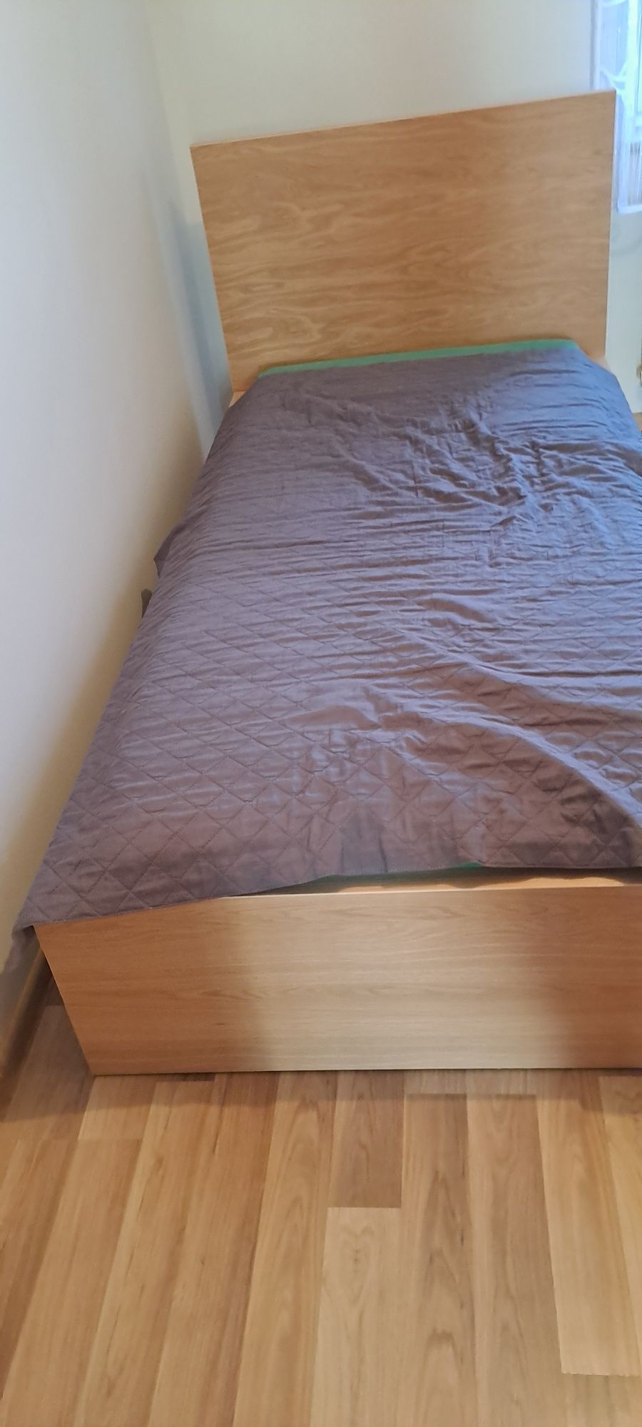 Łóżko 200 na 90 Ikea.