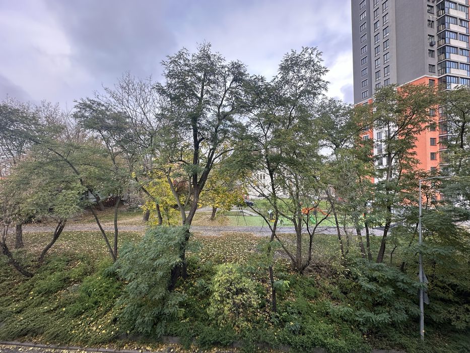 Продам 1 к кв в сталінці  Багговутівська Центр Світло не вимикають!