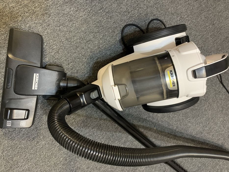 Пилосос безмішковий Karcher vc 3 plus
