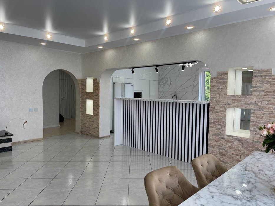 Сучасний будинок з купою переваг для щасливого життя вашої родини