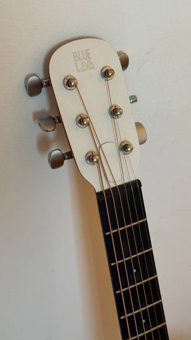 Lava Music Blue Lava Original Freebost White gitara z elektroniką