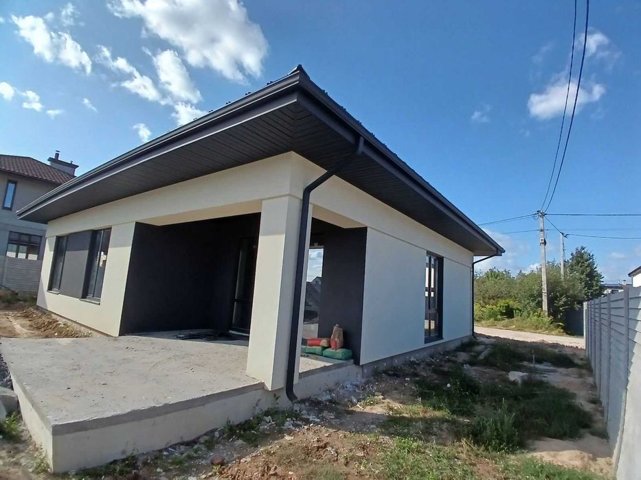 Тарасівка вул Павлюченка будинок 120м.кв. 5 соток землі