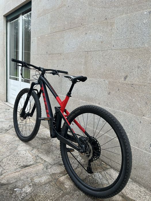 Bicicleta Enduro Trek Top Fuel 8