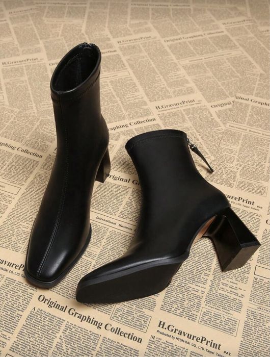 Жіночі черевики / ботильйони чорні на каблуку