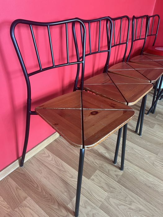 Krzesla z poduszkami loft