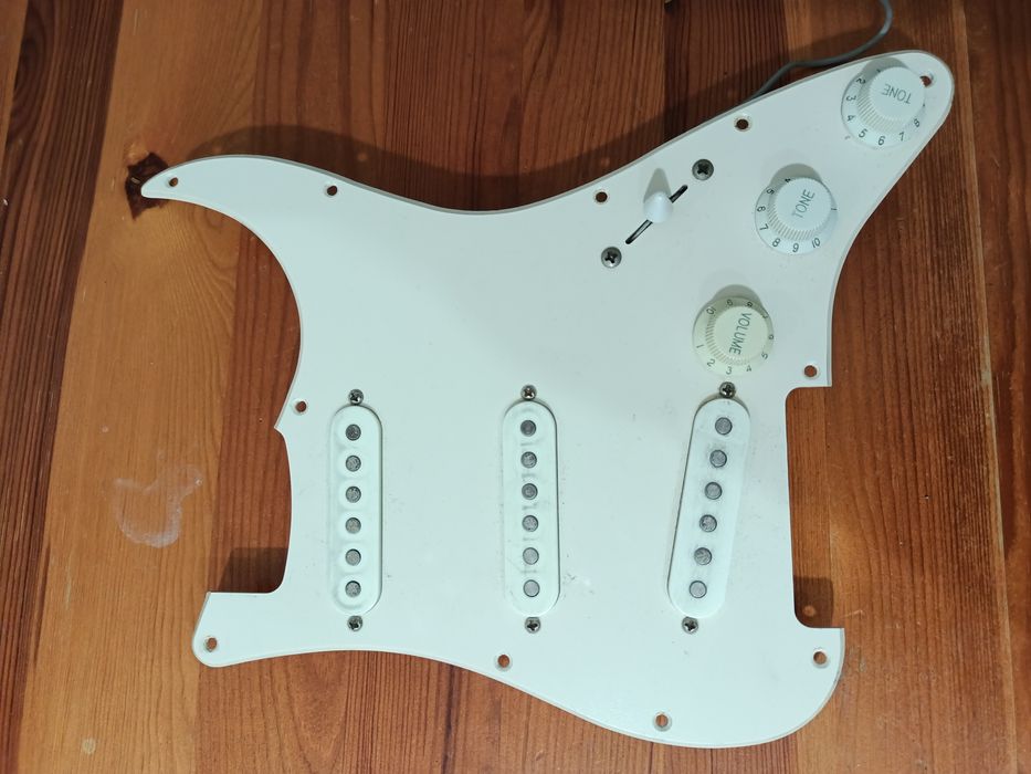 Płytka z przetwornikami typu Fender Stratocaster w układzie SSS/Okazja