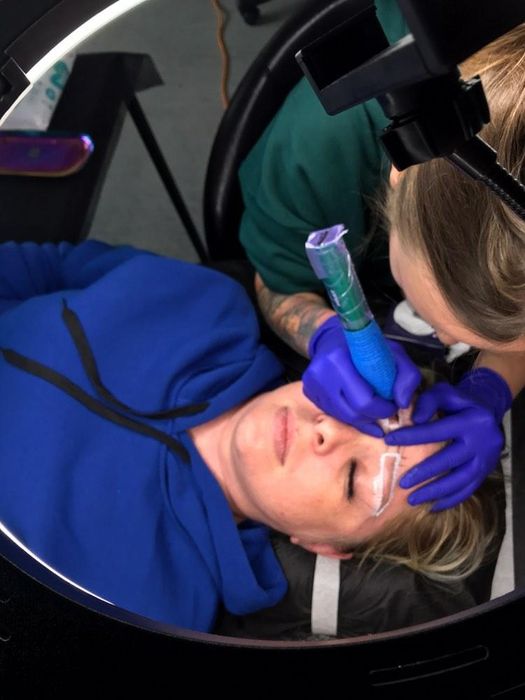 Перманентний макіяж, перманент брови і губи