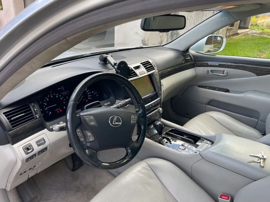 Lexus LS Salon Polska LS460 AWD