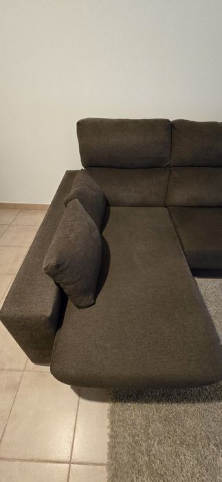 Sofá chaise longue castanho