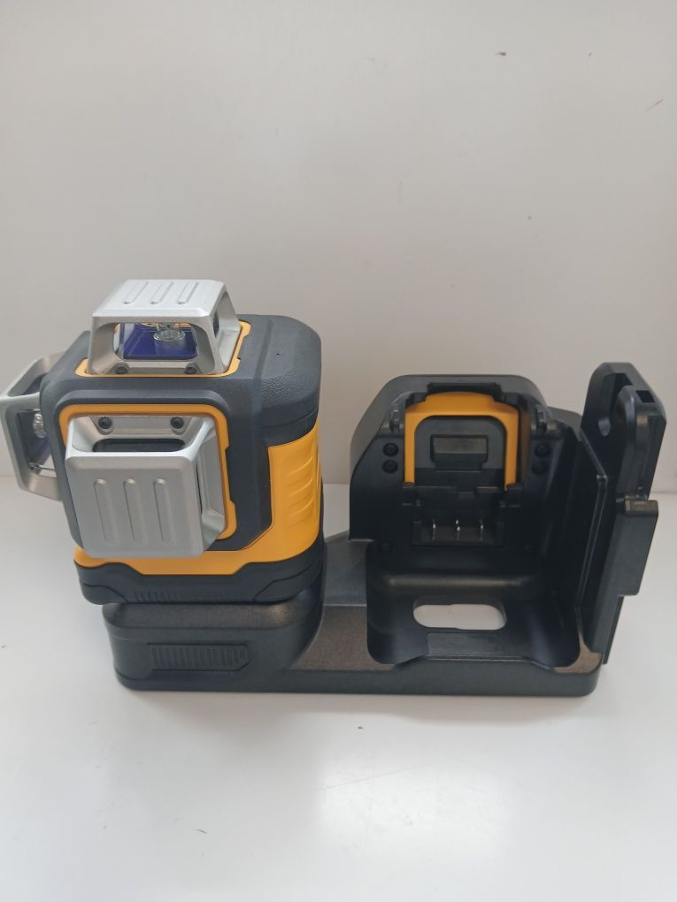 DeWalt DCE 089G18 laser.