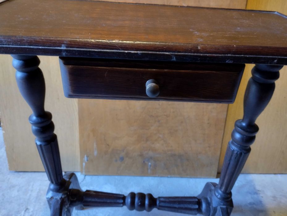 stolik z szuflada niciak