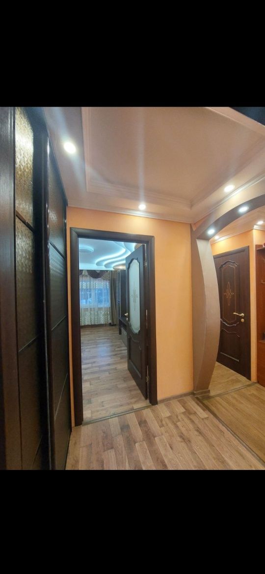 Продам квартиру в центрі міста