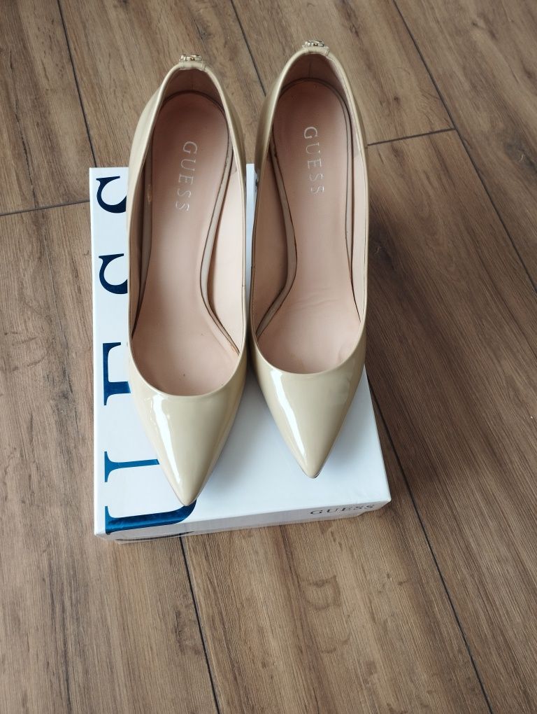 Sapatos Stiletto Guess