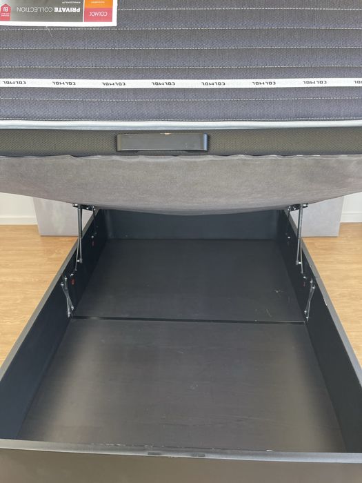 Cabeceira com sommier e colchão