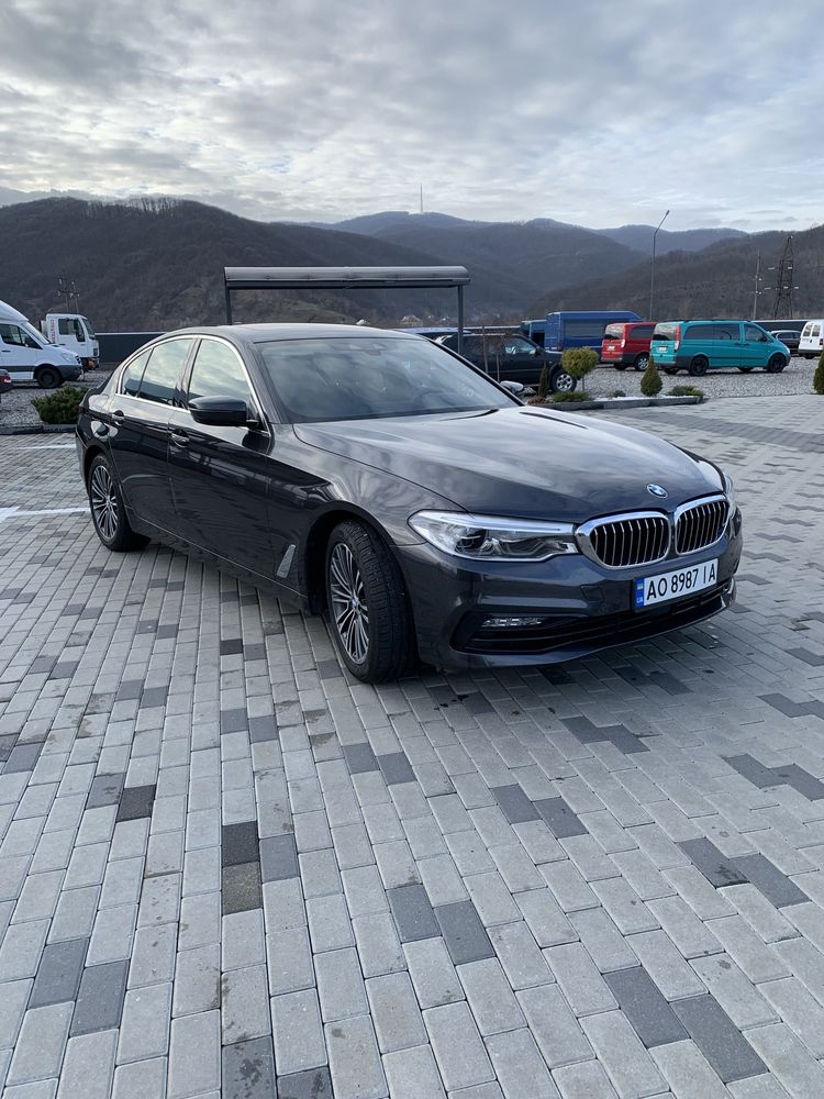 BMW 540i G30 2017 року