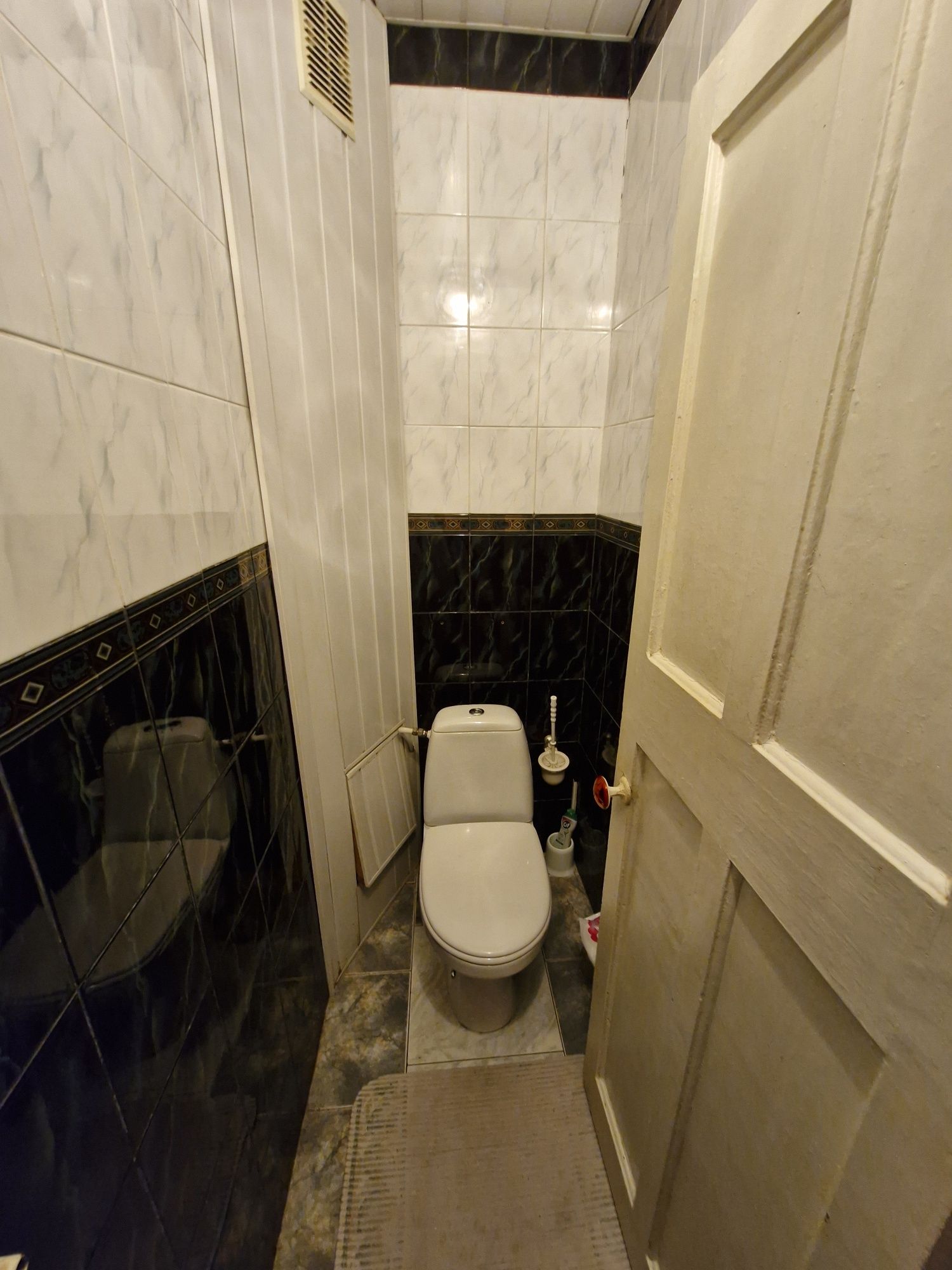 Продаж 3-х кімнатної квартири. 20-й квартал. Сталінка. Автономка.