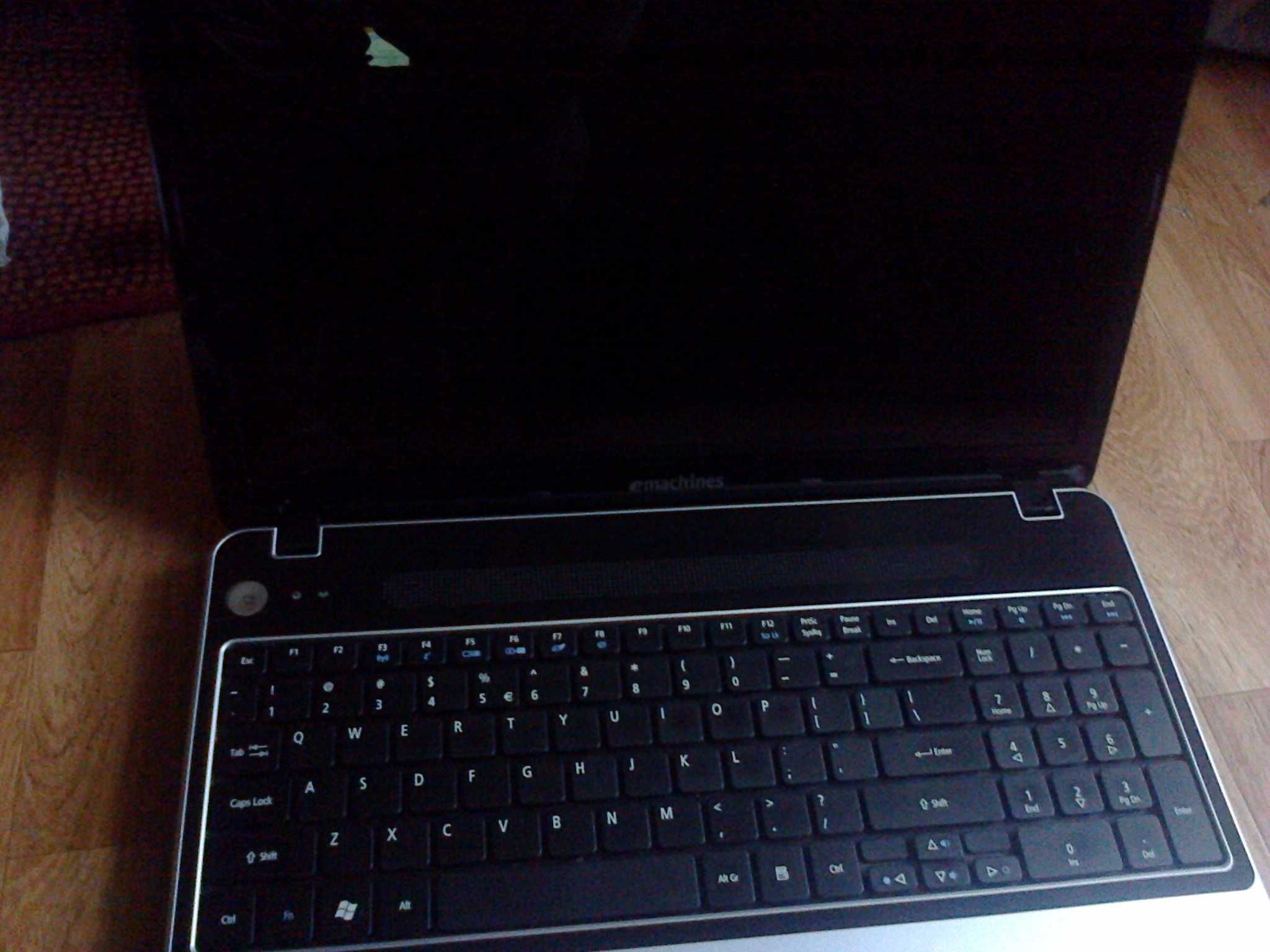 Laptop Acer eMachines E 730 - procesor i3