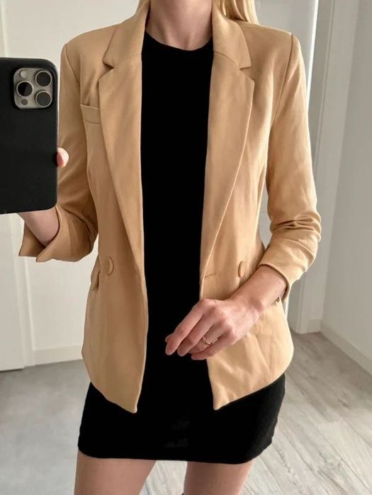 Beżowa marynarka na guzik XS amisu elegancka