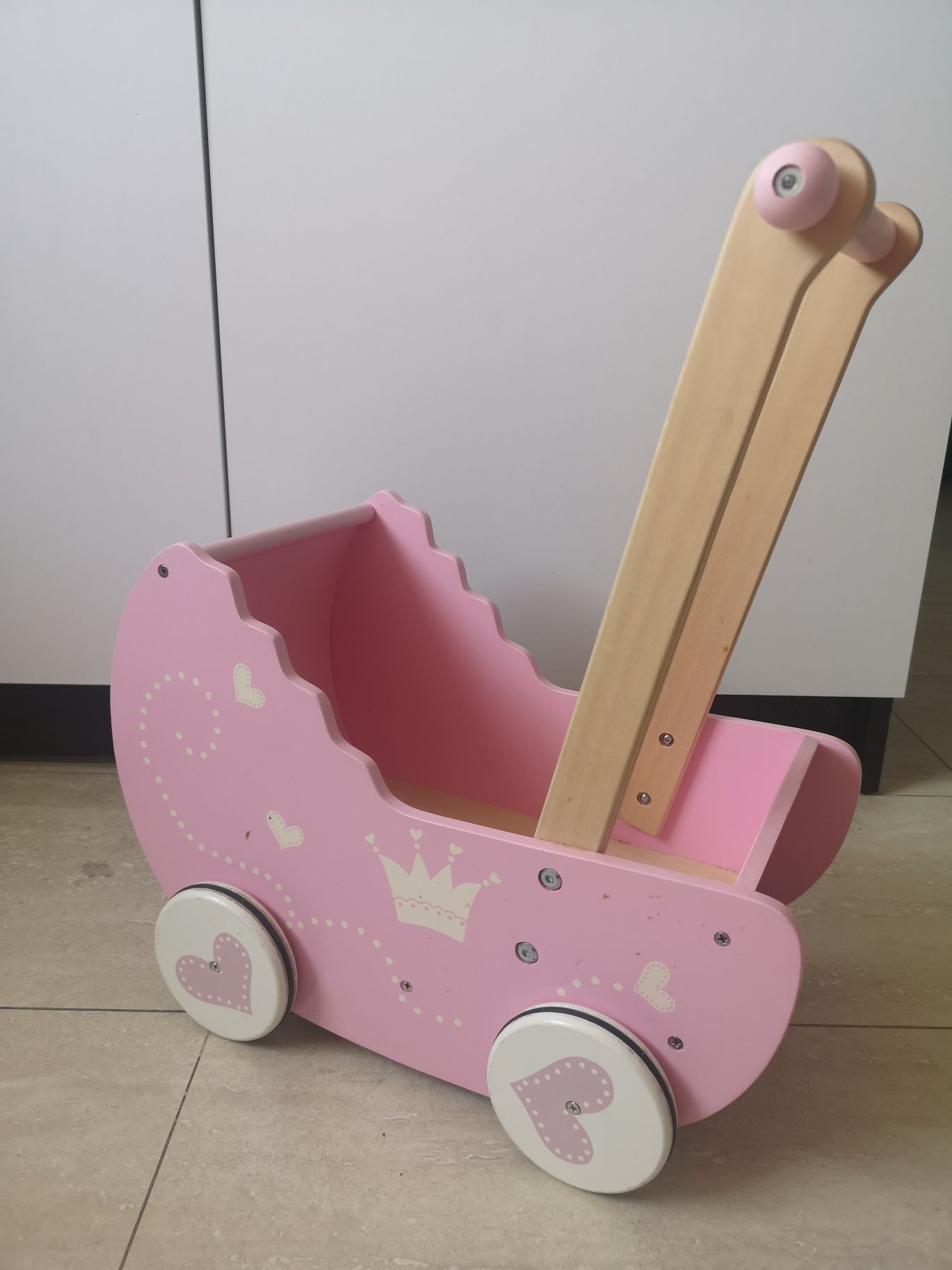 Drewniany wózek pchacz dla lalek