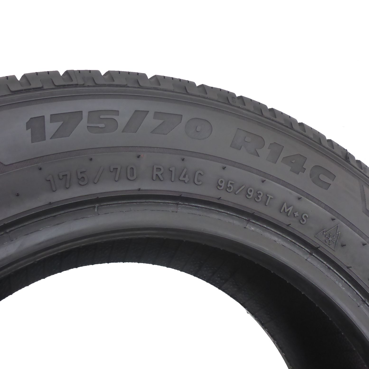 175/70/14C Pirelli 175/70R14C 95/93T CarrierWinter Zima 2015 5.2-5.8mm