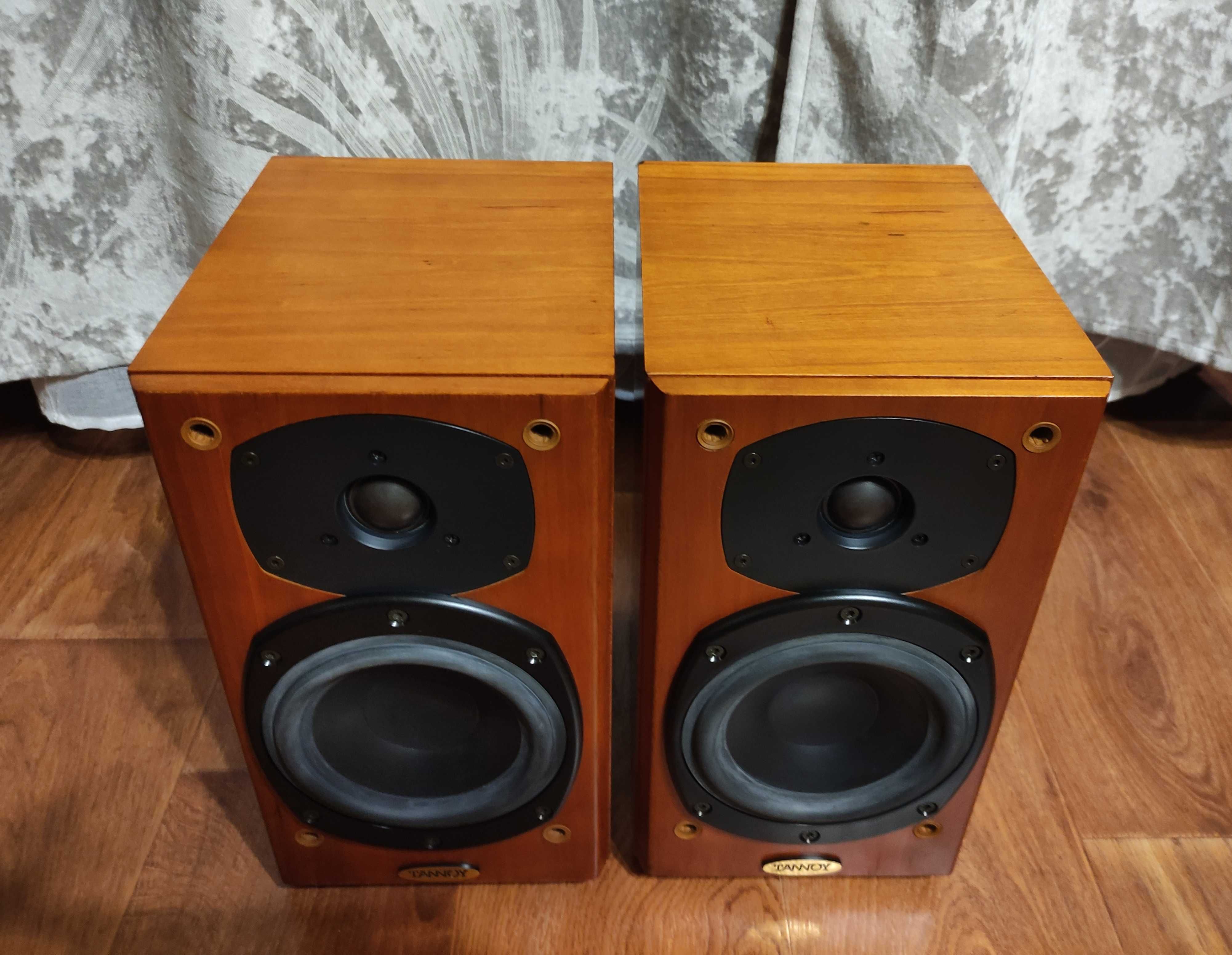 Акустика колонки  Tannoy revolution R1 шпон