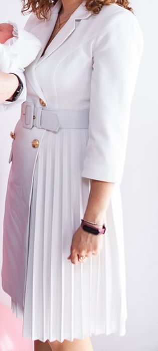 Плаття-піджак білого кольору