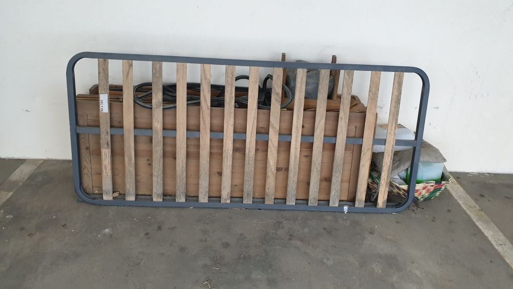 Estrado de cama single
