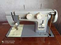 Швейна машинка "Чайка-3" із ножним приводом та полірованою тумбою