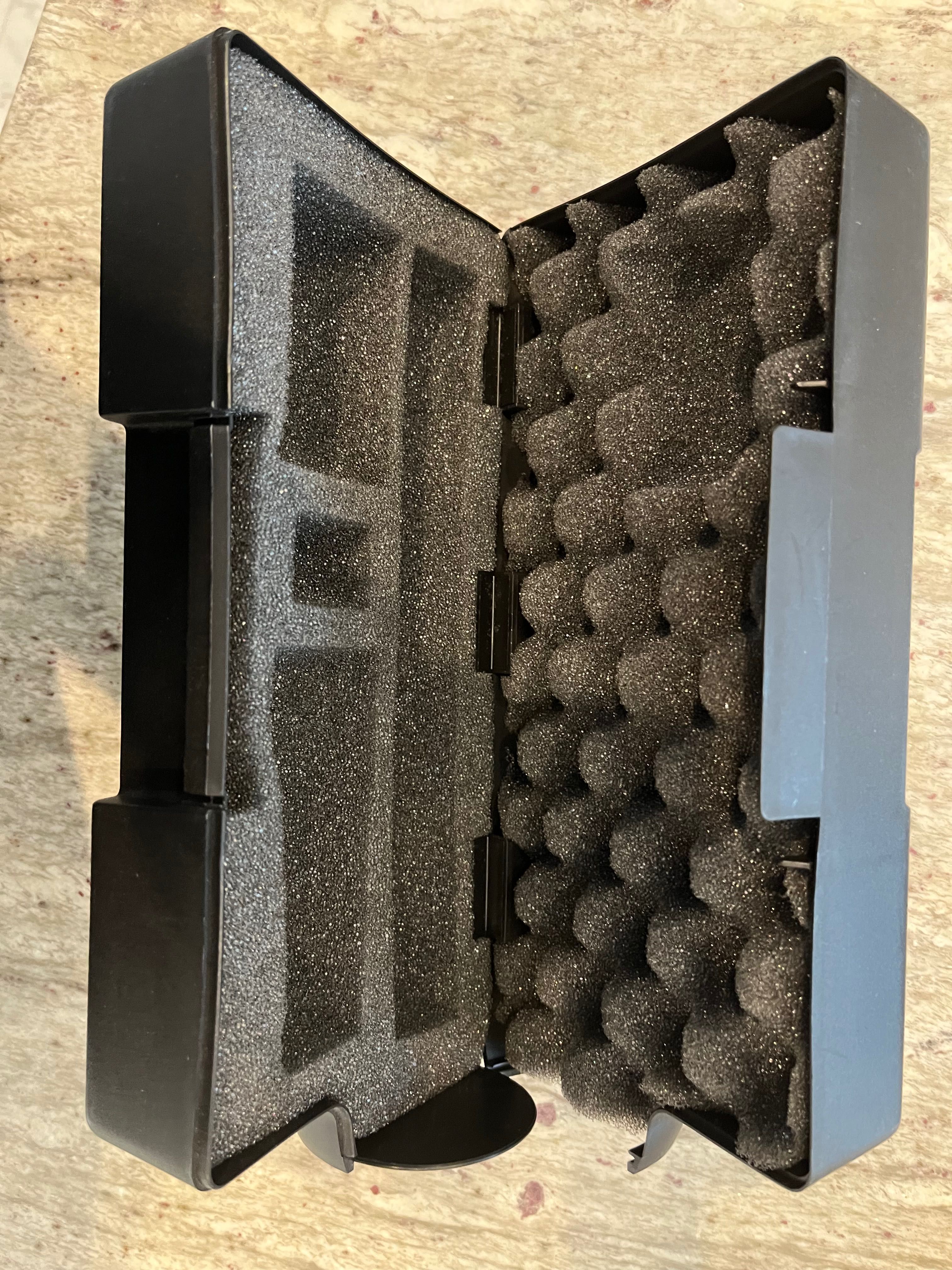Walizka Case  na mikrofon AKG C 1000 S