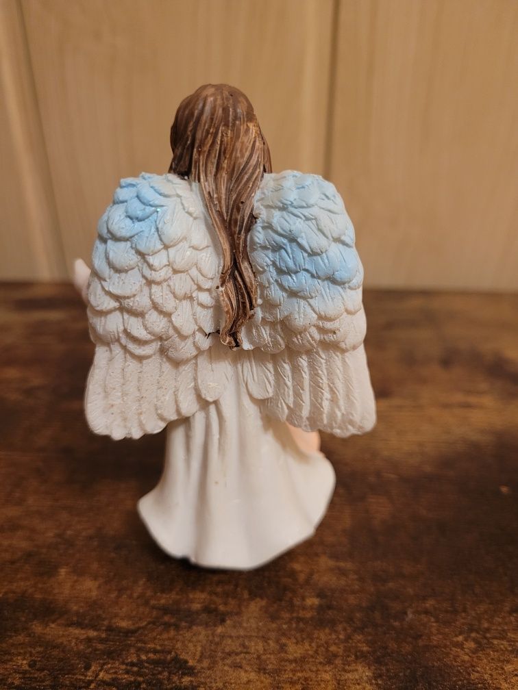 Figurka z aniołkiem