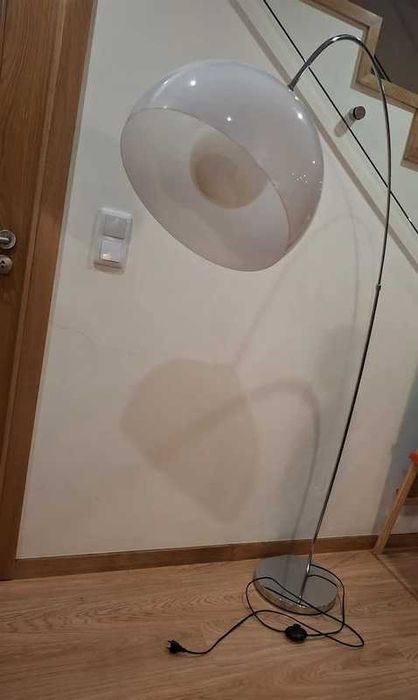 Candeeiro de Pé Sala Prateado / Branco