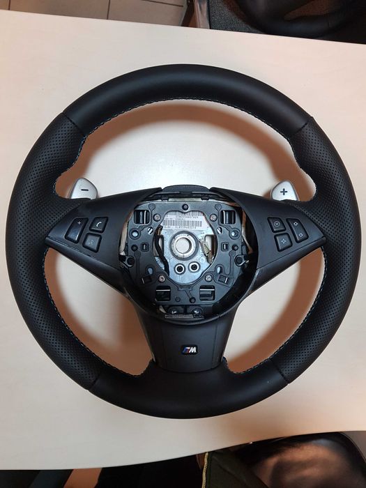 OBSZYWANIE KIEROWNIC SKÓRĄ Mobilny serwis Skórzana kierownica