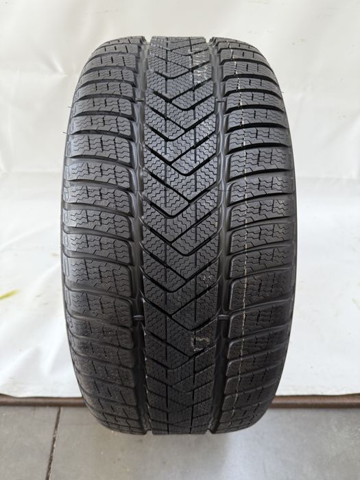 275/35/19 Pirelli Sottozero 3 MOE Run-Flat 100V